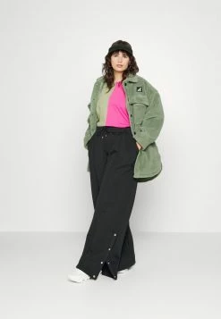 Jordan NEW CLASSICS SUIT - Pantalones Deportivos - Black , Mujer 18 Jordan NEW CLASSICS SUIT - Pantalones Deportivos - Black , Mujer -Jordan Tienda Oficial bcbc8fe5880c4aa294f8db24bb92bd53