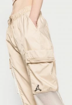 Jordan ESSEN UTILITY PANT - Pantalones Cargo - Sanddrift, Mujer 11 Jordan ESSEN UTILITY PANT - Pantalones Cargo - Sanddrift, Mujer -Jordan Tienda Oficial c45a3070a3f543caaef32eb709fb9e69