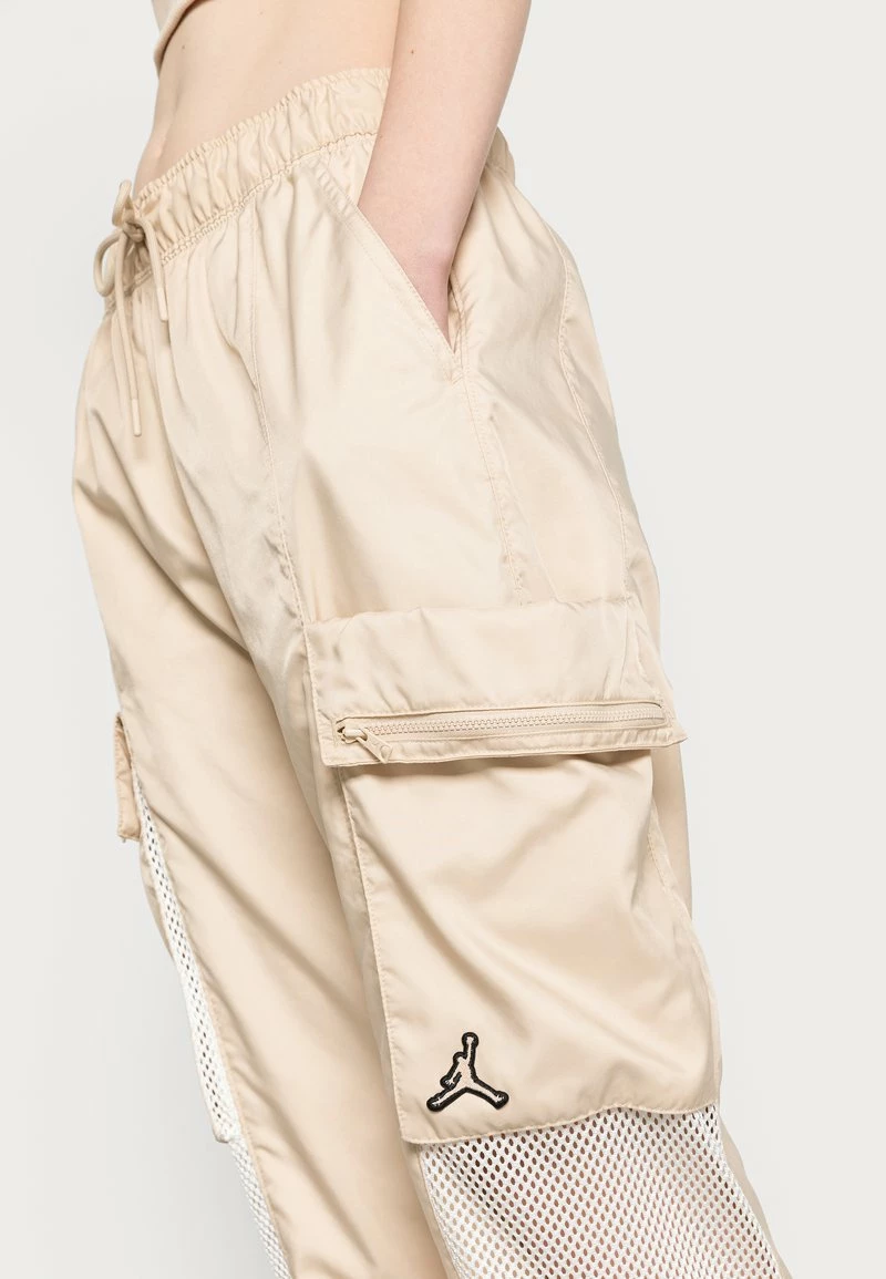 Jordan ESSEN UTILITY PANT - Pantalones Cargo - Sanddrift, Mujer 7 Jordan ESSEN UTILITY PANT - Pantalones Cargo - Sanddrift, Mujer - Imagen 5