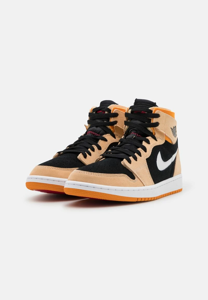 AIR JORDAN 1 ZOOM COMFORT - Zapatillas Altas - White Onyx/cardinal Red/black/light Curry/white , Hombre 4 AIR JORDAN 1 ZOOM COMFORT - Zapatillas Altas - White Onyx/cardinal Red/black/light Curry/white , Hombre - Imagen 2