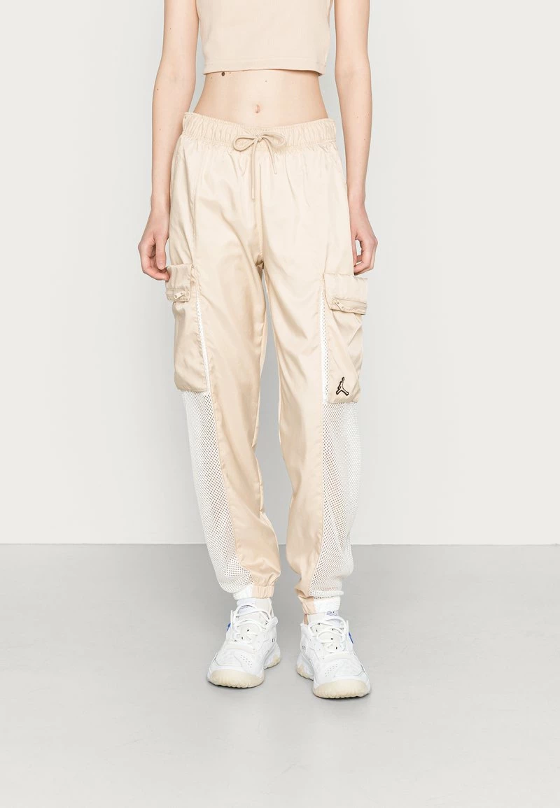 Jordan ESSEN UTILITY PANT - Pantalones Cargo - Sanddrift, Mujer 3 Jordan ESSEN UTILITY PANT - Pantalones Cargo - Sanddrift, Mujer