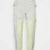 Jordan HEATWAVE UTILITY PANT - Pantalones Cargo - Light Bone/life Lime/black, Mujer 2 Jordan HEATWAVE UTILITY PANT - Pantalones Cargo - Light Bone/life Lime/black, Mujer -Jordan Tienda Oficial d27a0d284685413cb72f03271a996de9