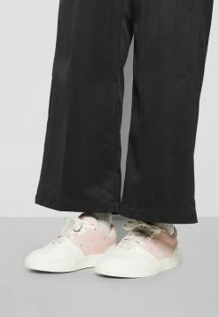 Jordan SERIES - Zapatillas - Atmosphere/sail/black/university Red , Mujer -Jordan Tienda Oficial d41d4d763f6247b79c2c3cce9b572fae