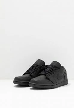 AIR JORDAN 1 - Zapatillas - Black , Hombre 10 AIR JORDAN 1 - Zapatillas - Black , Hombre -Jordan Tienda Oficial de7bd57d7f67422bb7c012469fb47c37