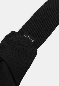 Jordan JAN AIR CROSSBODY BAG UNISEX - Riñonera - Black , Hombre 11 Jordan JAN AIR CROSSBODY BAG UNISEX - Riñonera - Black , Hombre -Jordan Tienda Oficial e0d61483516f40dc9c9cda4314619fef