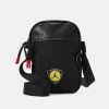 Jordan MOTO FESTIVAL BAG - Bandolera - Black , Hombre 2 Jordan MOTO FESTIVAL BAG - Bandolera - Black , Hombre -Jordan Tienda Oficial e1d4df82abb4452aafb25a442e679d1e