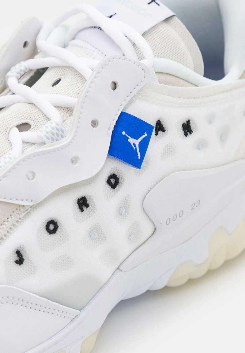 Jordan DELTA 2 UNISEX - Zapatillas - White/black/sail/pure Platinum/total Orange/racer Blue , Unisexo 8 Jordan DELTA 2 UNISEX - Zapatillas - White/black/sail/pure Platinum/total Orange/racer Blue , Unisexo - Imagen 6