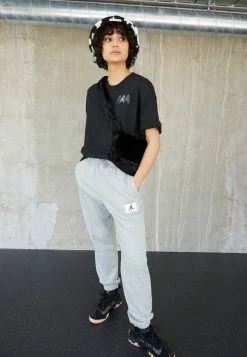 Jordan HERITAGE TEE - Camiseta Estampada - Black , Mujer