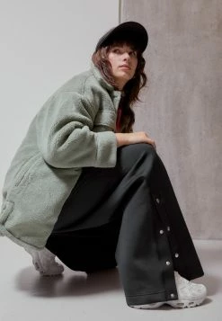 Jordan NEW CLASSICS SUIT - Pantalones Deportivos - Black , Mujer 16 Jordan NEW CLASSICS SUIT - Pantalones Deportivos - Black , Mujer -Jordan Tienda Oficial fcd3cc3d3a3d4fec8c04af9b65e22923